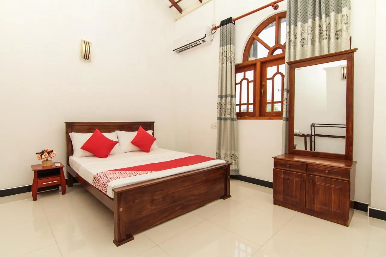 Hotel Oyo 114 Ghandy Negombo